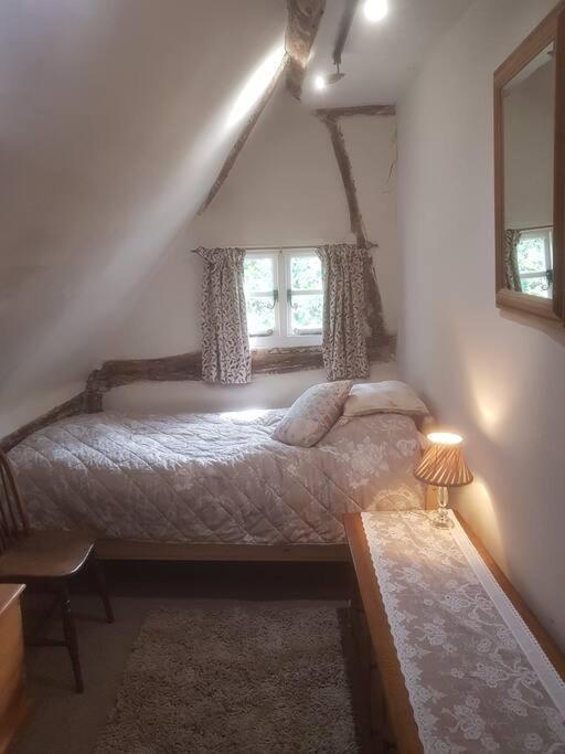 Delightful 3Bed Thatched Cottage Стокбридж Екстериор снимка