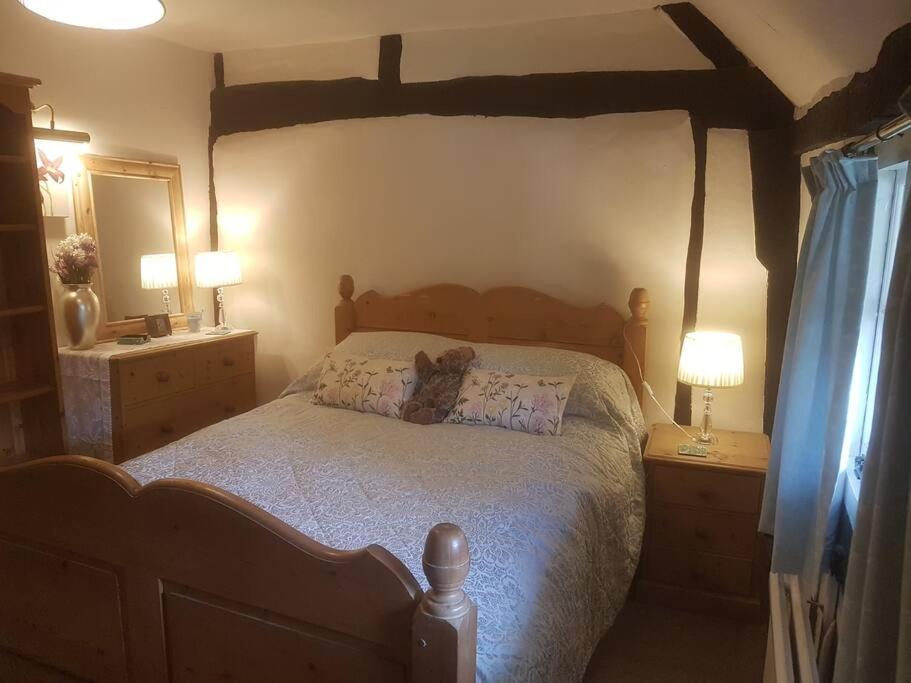Delightful 3Bed Thatched Cottage Стокбридж Екстериор снимка