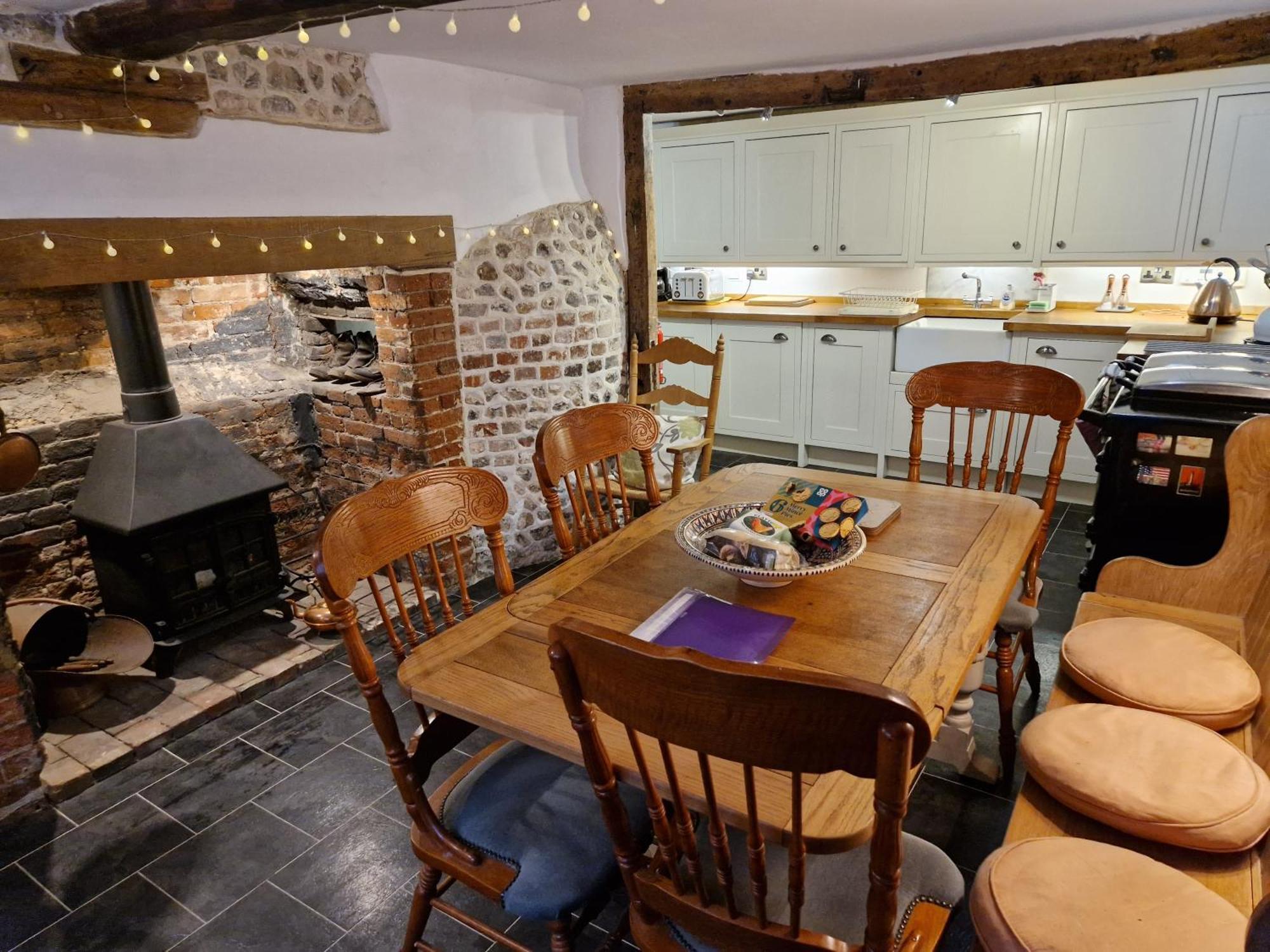 Delightful 3Bed Thatched Cottage Стокбридж Екстериор снимка