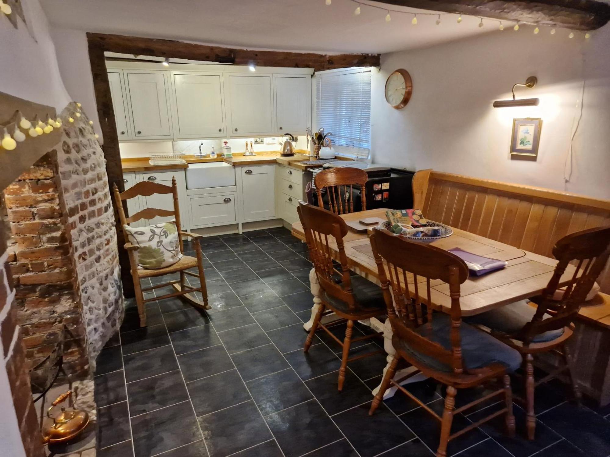 Delightful 3Bed Thatched Cottage Стокбридж Екстериор снимка